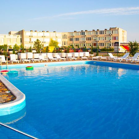 Hotel Promenad Затока Экстерьер фото