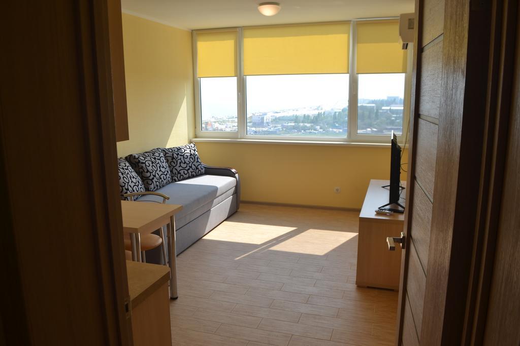 Hotel Promenad Затока Экстерьер фото
