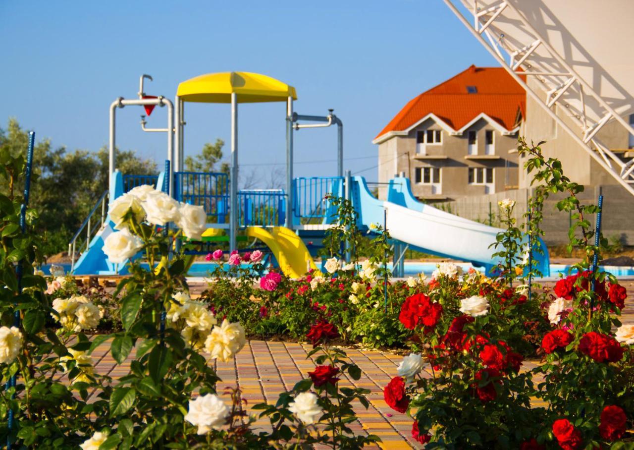 Hotel Promenad Затока Экстерьер фото