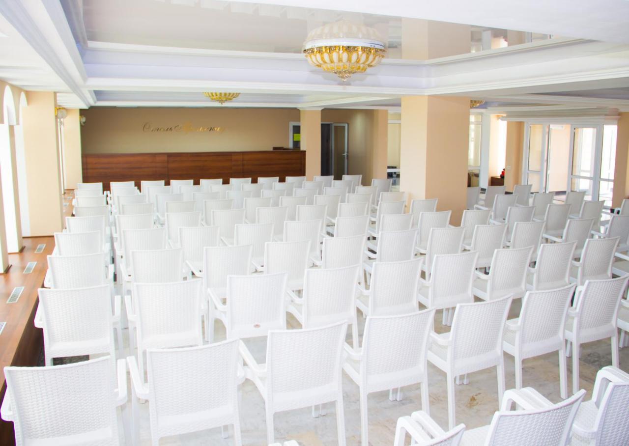 Hotel Promenad Затока Экстерьер фото