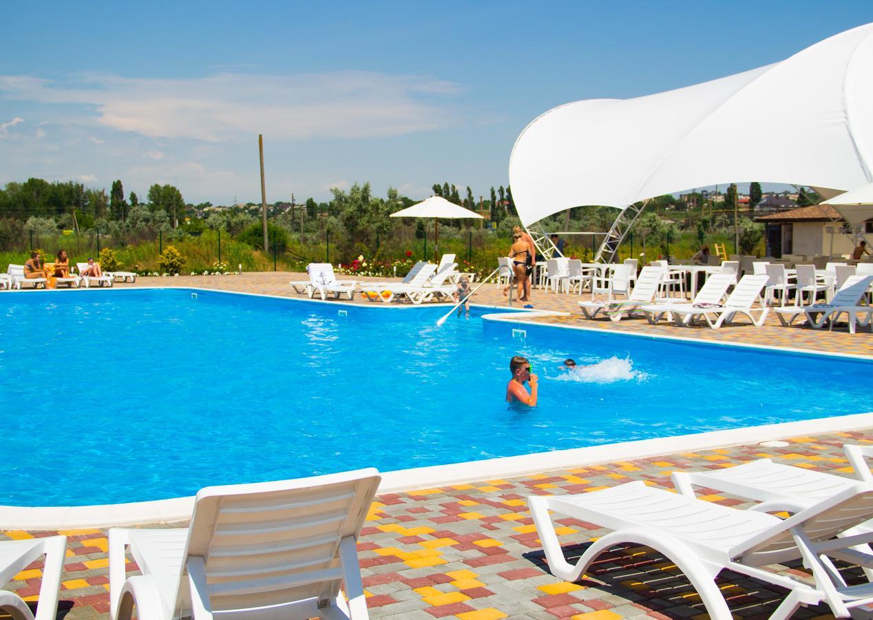 Hotel Promenad Затока Экстерьер фото
