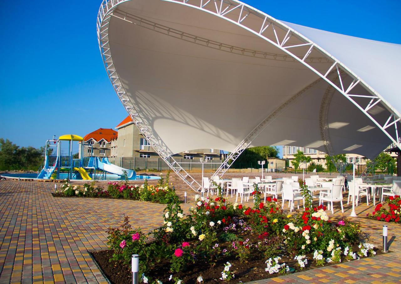 Hotel Promenad Затока Экстерьер фото