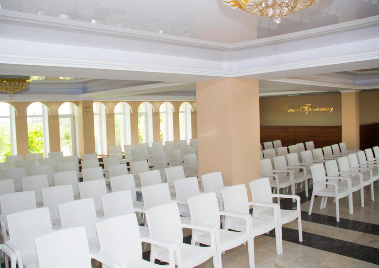 Hotel Promenad Затока Экстерьер фото