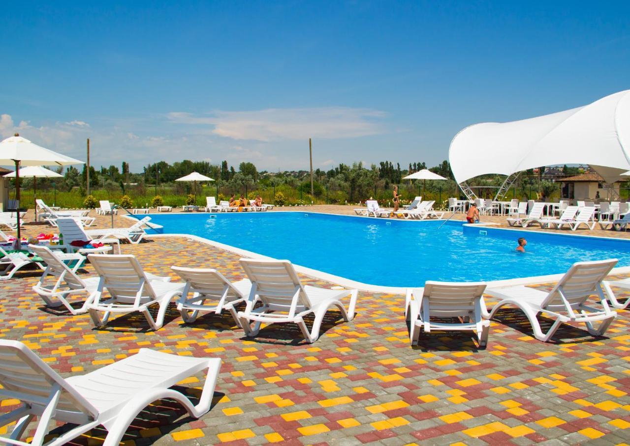 Hotel Promenad Затока Экстерьер фото