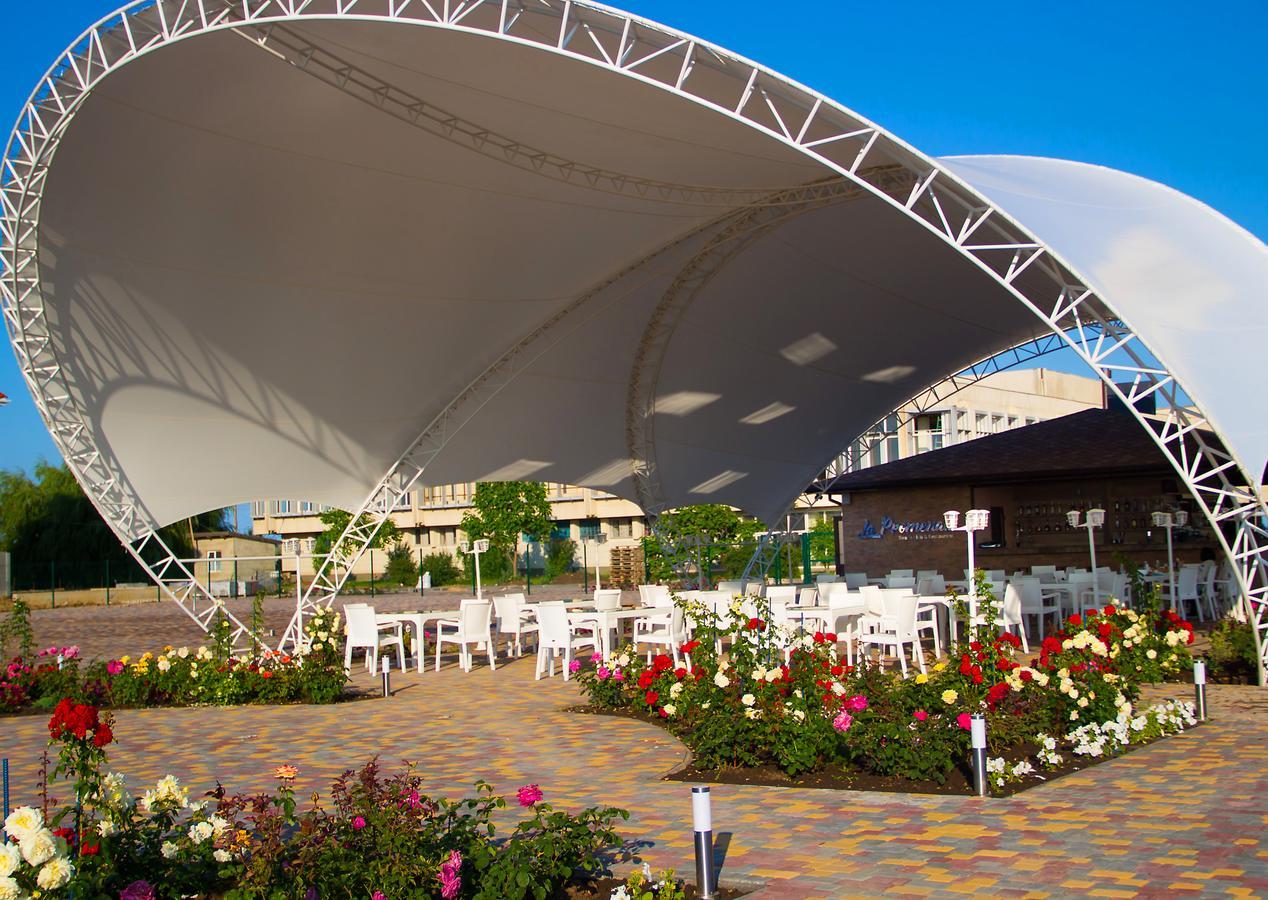 Hotel Promenad Затока Экстерьер фото