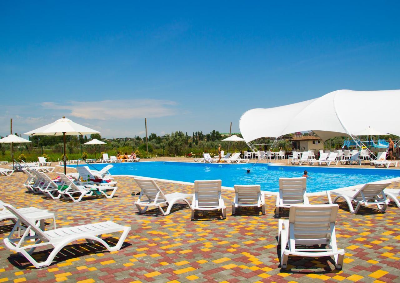 Hotel Promenad Затока Экстерьер фото