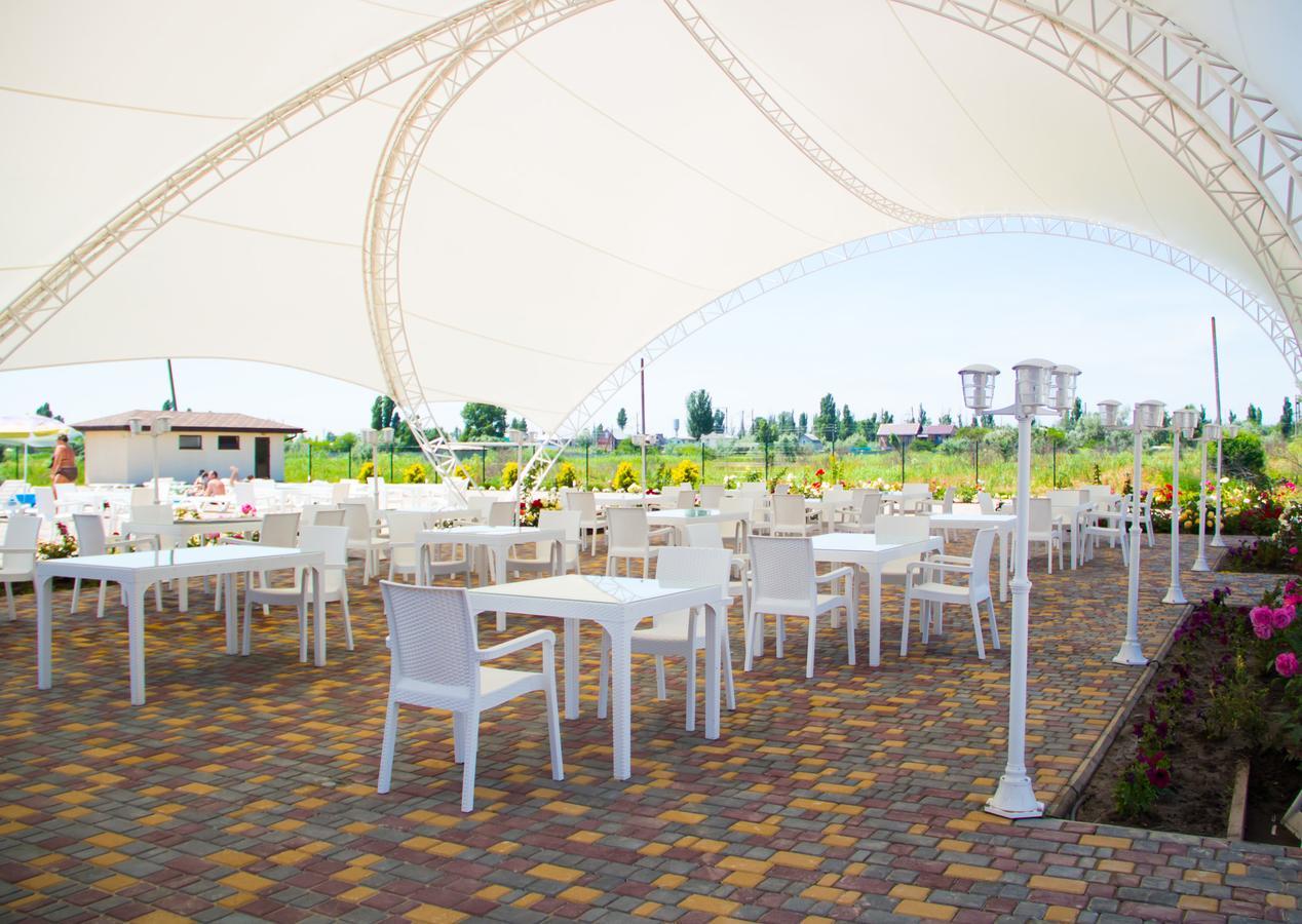 Hotel Promenad Затока Экстерьер фото