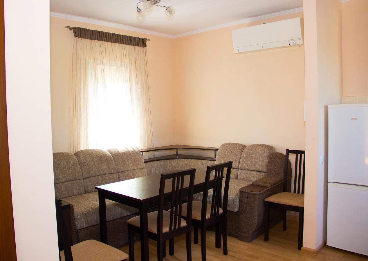 Hotel Promenad Затока Экстерьер фото