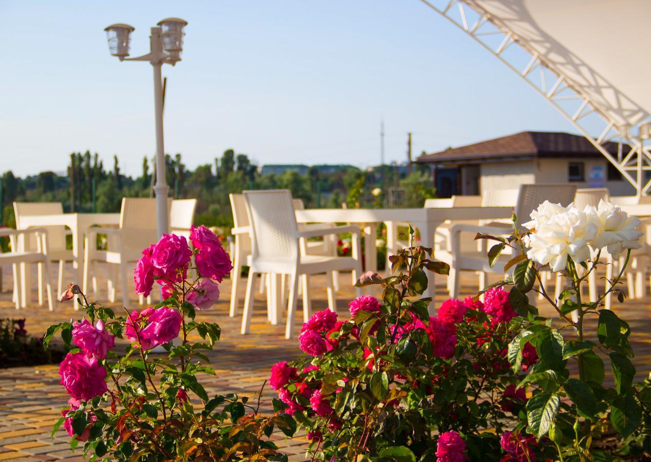 Hotel Promenad Затока Экстерьер фото