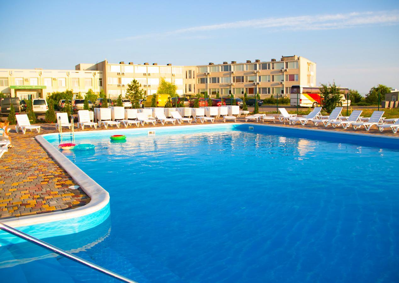 Hotel Promenad Затока Экстерьер фото